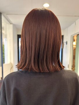 アンプラグド(unplugged) ブリーチなしのオレンジブラウン【外ハネスタイル】