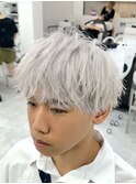 ホワイトカラーメンズマッシュショートシルバーアッシュ眉毛