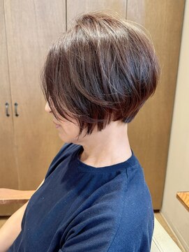 ヘアー ドレッサー パワードール(Hair Dresser) 50代、クールでフェミニンなボブ