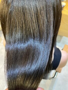 ジーナ 本八幡(Zina) プレミアム美髪矯正で艶髪　Zina 本八幡