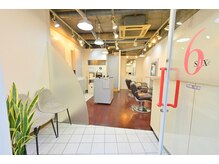 シックス(SIXs)の雰囲気（内観）