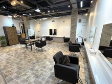 スターリバー(STAR RIVER)の雰囲気（綺麗なテナントビル3Fにあり店内は明るく清潔感があり開放的♪♪）