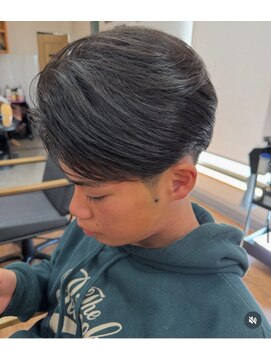 ルッカヘアガーデン バイ ラッシュゴールド(RUCCA HAIR GARDEN by LUSH GOLD) ながれるメンズカット