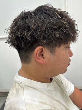 フゥ 宇都宮(FeU) メンズパーマシャドウパーマセンターパートメンズマッシュウルフ