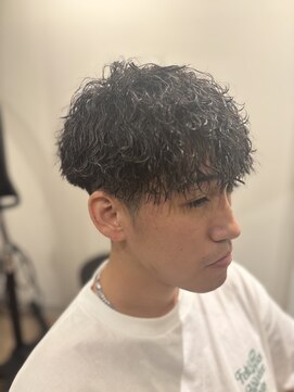 フリー(Free) 波巻きカーリーヘア【平塚・秦野・二宮・小田原・茅ヶ崎】