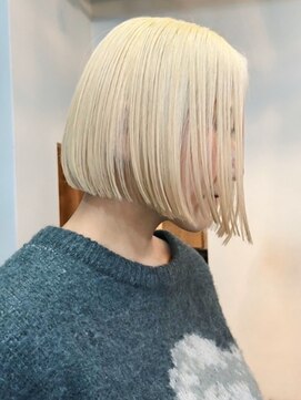 ロティー(loty) ハイトーン ボブ ブロンド ミニボブ ブリーチ 前髪 20代30代