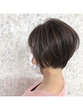 ノア ヘアデザイン 町田店(noa Hair Design) 大人女性の前下がりショート