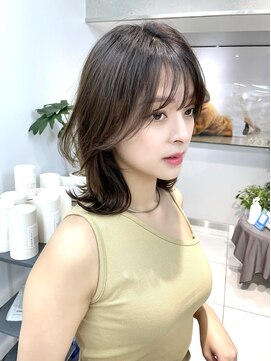 ヴェイン 渋谷(vain) ミディアムレイヤーカット/くびれヘア/20代30代/インナーカラー