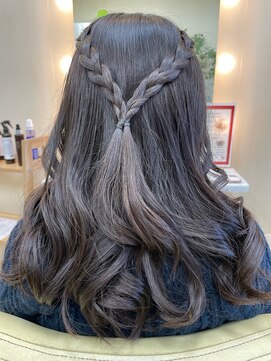 ビワテイ(Biwatei) 卒業式・編み込み・ハーフカール