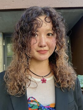 ナループロアオハナ(Nalu pu loa ohana) ハードパーマ/原宿/表参道/パーマ/ブリーチパーマ/