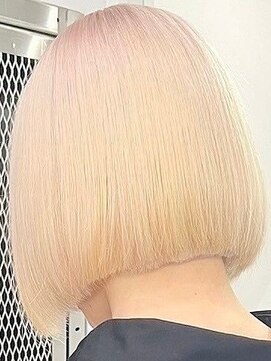 ウィコ 新宿(WICO) ホワイトブロンド[新宿駅/デザインカラー/レイヤーカット]