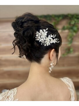 セニシエンタ(CENICIENTA) ブライダル、アップスタイル