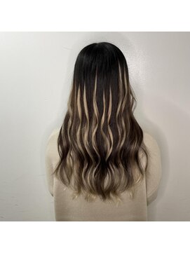 ブランシスヘアー(Bulansis Hair) エクステで作るバレイヤージュスタイル