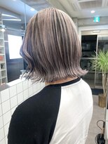 サンクマーケット 渋谷(cinq MARKET)&nbsp;渋谷ブリーチカラー切りっぱなしボブシルバーアッシュ30代40代
