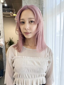 ムード(mood) ピンクカラー/顔周りレイヤー/ボブ/ブリーチ/ダブルカラー