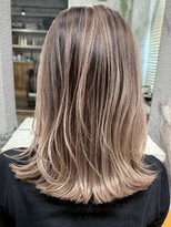 アポロ 横浜駅店(apollo)&nbsp;xバレイヤージュ/ホワイトグレージュ/レイヤーカット