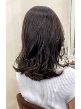ヘアアンドネイル シーソー(Hair&Nail Seesaw) ローレイヤー＋ダークグレイ
