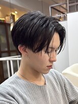 スタジオフォーエイチ(STUDIO 4H) サンウォンヘア/ 韓国風センターパート/ツーブロック/刈り上げ