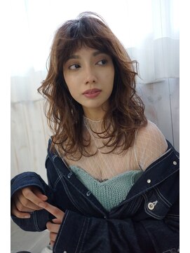 アリーズ シブヤ(ALLYS shibuya) 顔周りで作るガーリースタイル