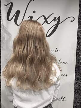 ウィクシー(wixy) ベージュカラー