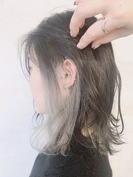 シェリッシュ ノース(Sheriche North) インナーカラー×ホワイトグレー