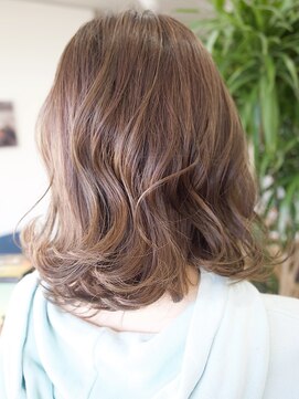 オヒアフォアプルメリア(OHIA for Plumeria) なじませハイライトのオリーブベージュ