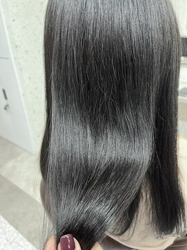 アデプト 北千住店(adept) 【adept北千住 エリスタイル】ツヤツヤネイビーアッシュカラー