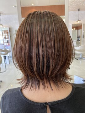 レイフィールド 滝の水店 外ハネレイヤーヘアカラーベージュ