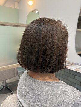 ソウ(SOU 想) ツヤボブグレーカラー