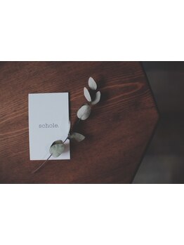 大人の方に寄り添う、上質でしなやかな空間とヘアデザインを。