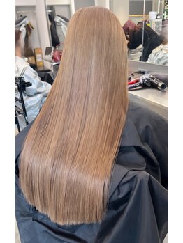 《ブリーチ毛におすすめ＊扱いやすい髪へ》ケラチン配合のトリートメントで髪内部までしっかり浸透！