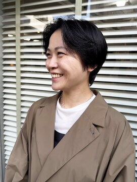 ロライマ 中目黒(roraima) 大人ショート/レイヤー/黒髪ナチュラル/センターパート