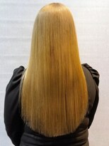 ノッポサン(Noppo3)&nbsp;ブロンドカラー ストレートヘア ブリーチ ハイトーンベージュ