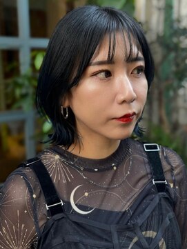 セイス(Seis) ブルーブラック/ボブレイヤーカット