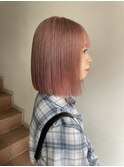 切りっぱなしボブミルクティーベージュピンクベージュくびれ
