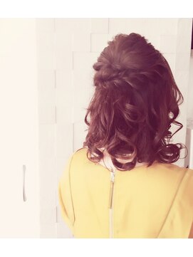 ヘア メイク ハク 横浜(hair make Haku) ねじり編みハーフアップ　Haku横浜