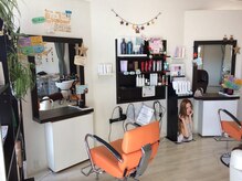 席の間隔を広く取った開放的な店内☆