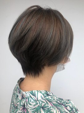 ナイン(9 nine) 30代40代大人可愛いシークレットハイライトひし形小顔ボブ