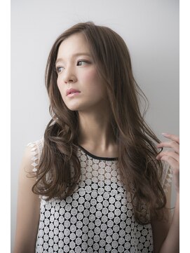 アクアオモテサンドウ(ACQUA omotesando) ダークアッシュで大人なくびれヘア【熊谷安史】