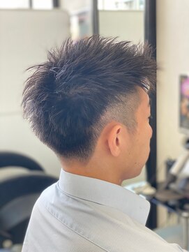 アヴソリューク(Absoluk) ビジネスマンにおすすめ ツーブロックソフトモヒカン