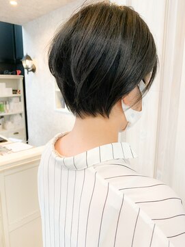キャアリー(Caary) 福山市 丸みエアリーショートボブなら人気キャアリーcaary