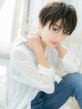 ブルー(BLUE) 大人かっこいい黒髪小顔透け感くせ毛ショート20代30代40代b水戸