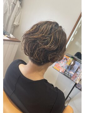 ゴトー ヘアー(GO10 hair) ウェーブハイライトショート