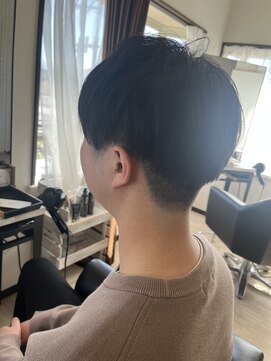 コアフィールフィス(COIFFURE fils) 《見附 今町》メンズ 刈り上げショート 黒髪