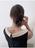上質なタイトシニヨンヘアアレンジ 結婚式参列 お呼ばれヘア