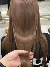 カラーリングやストレートをかけながら感動的なツヤ髪へ髪質改善【話題のメテオトリートメント】