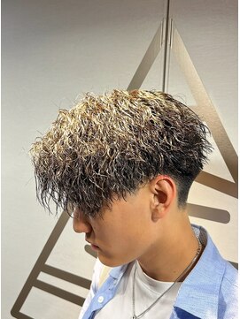 ライズ 渋谷店(RISE) ツイストスパイラルパーマ【センターパート】