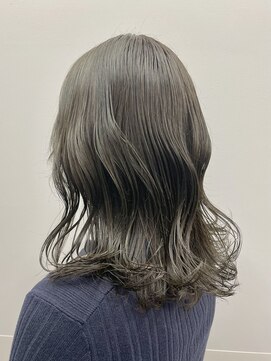 ケンジ 横浜(KENJE) オリーブ/グレージュ/巻き髪/透明感