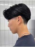 テーパーフェードセンターパートニュアンスパーマ毛流れ