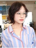 くせ毛風パーマ／大人ショートボブ／暗髪ブラウン
